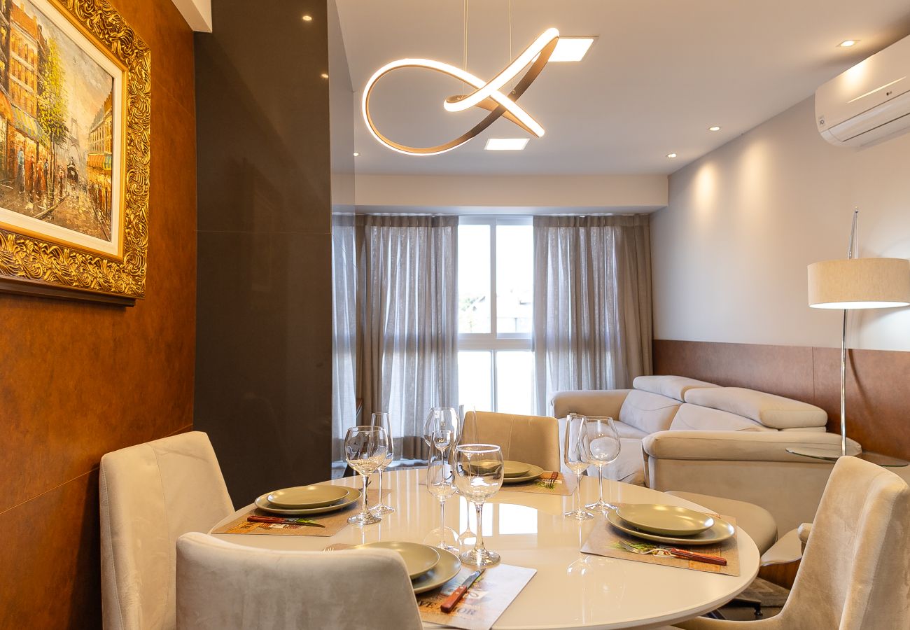 Apartamento em Gramado - Apto alto padrão 2 suítes no coração de Gramado!