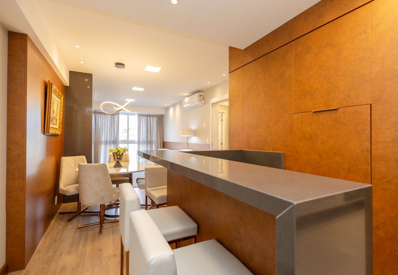 Apartamento em Gramado - Apto alto padrão 2 suítes no coração de Gramado!