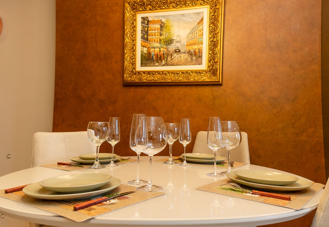 Apartamento em Gramado - Apto alto padrão 2 suítes no coração de Gramado!