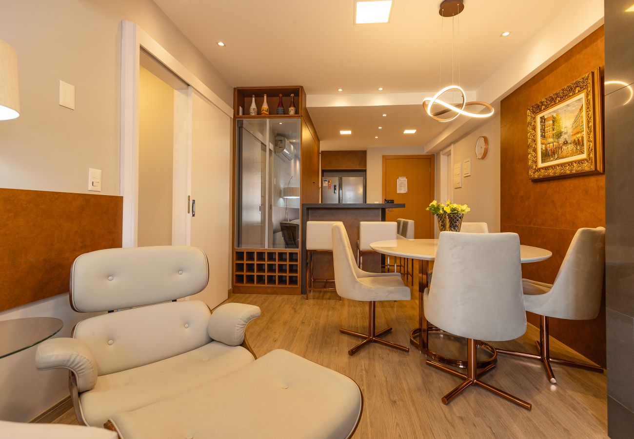 Apartamento em Gramado - Apto alto padrão 2 suítes no coração de Gramado!