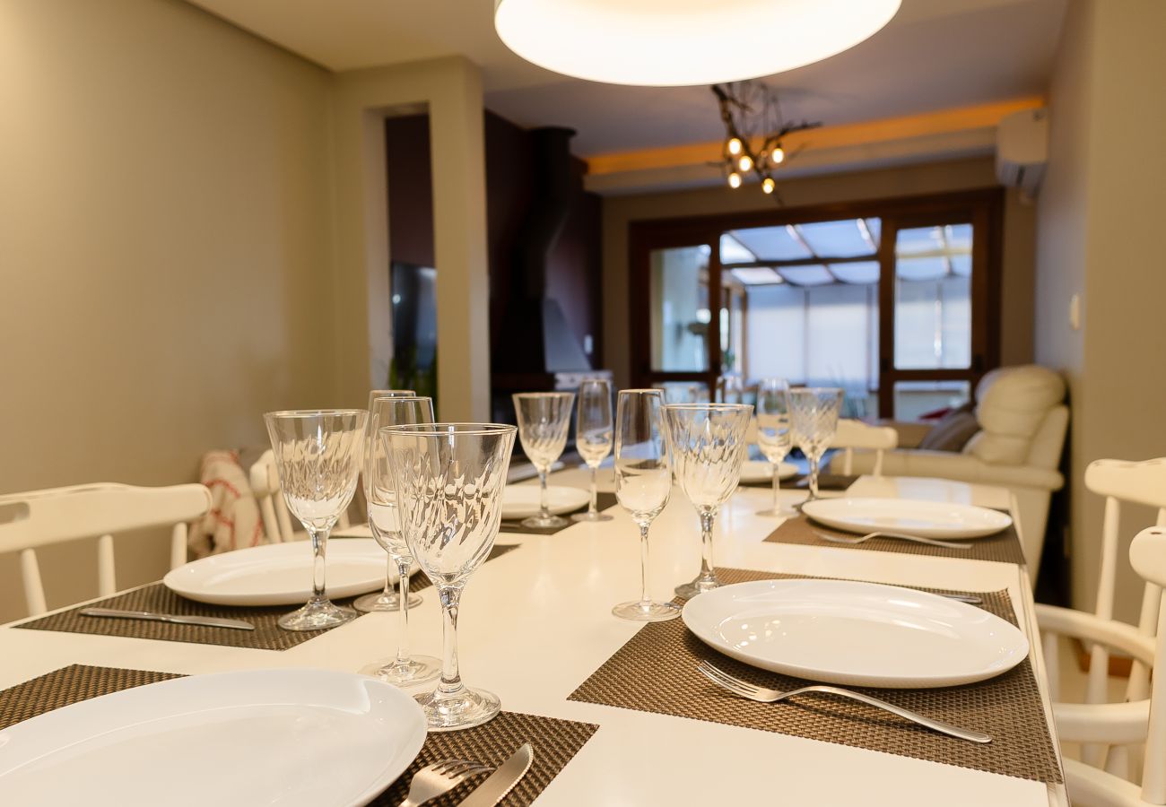 Apartamento em Gramado - Terraço gigante no coração de Gramado (4 dorm)!