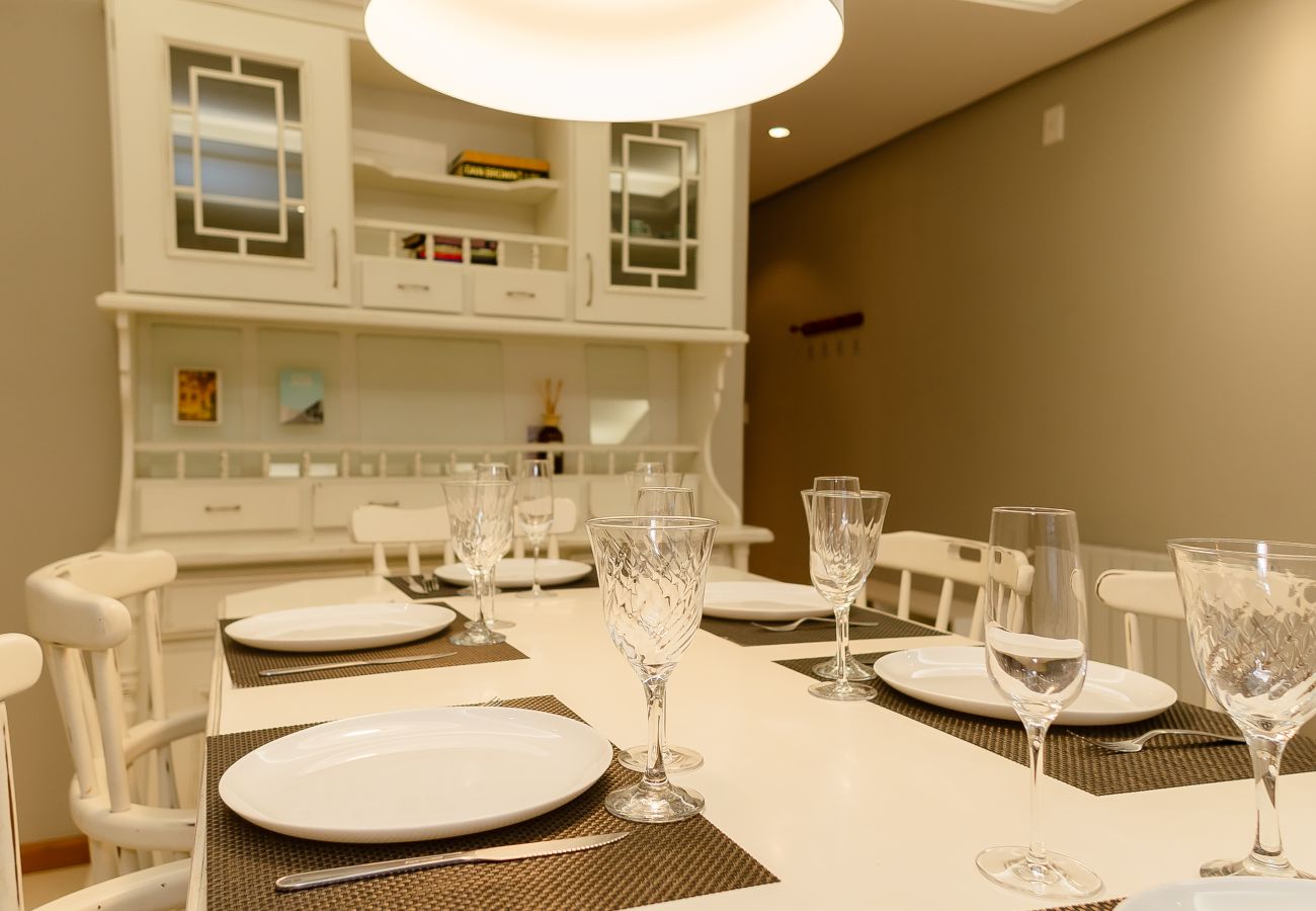 Apartamento em Gramado - Terraço gigante no coração de Gramado (4 dorm)!