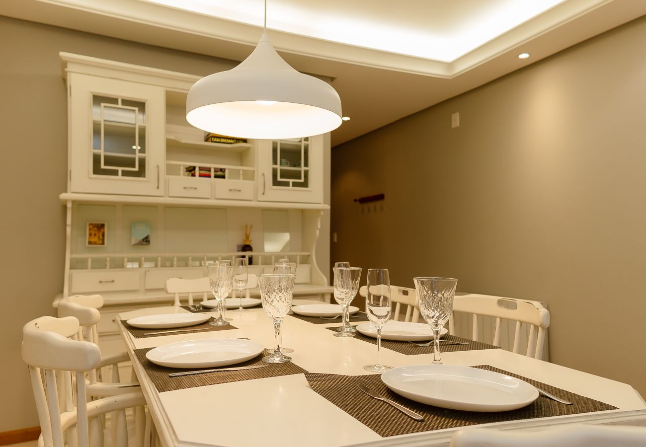 Apartamento em Gramado - Terraço gigante no coração de Gramado (4 dorm)!