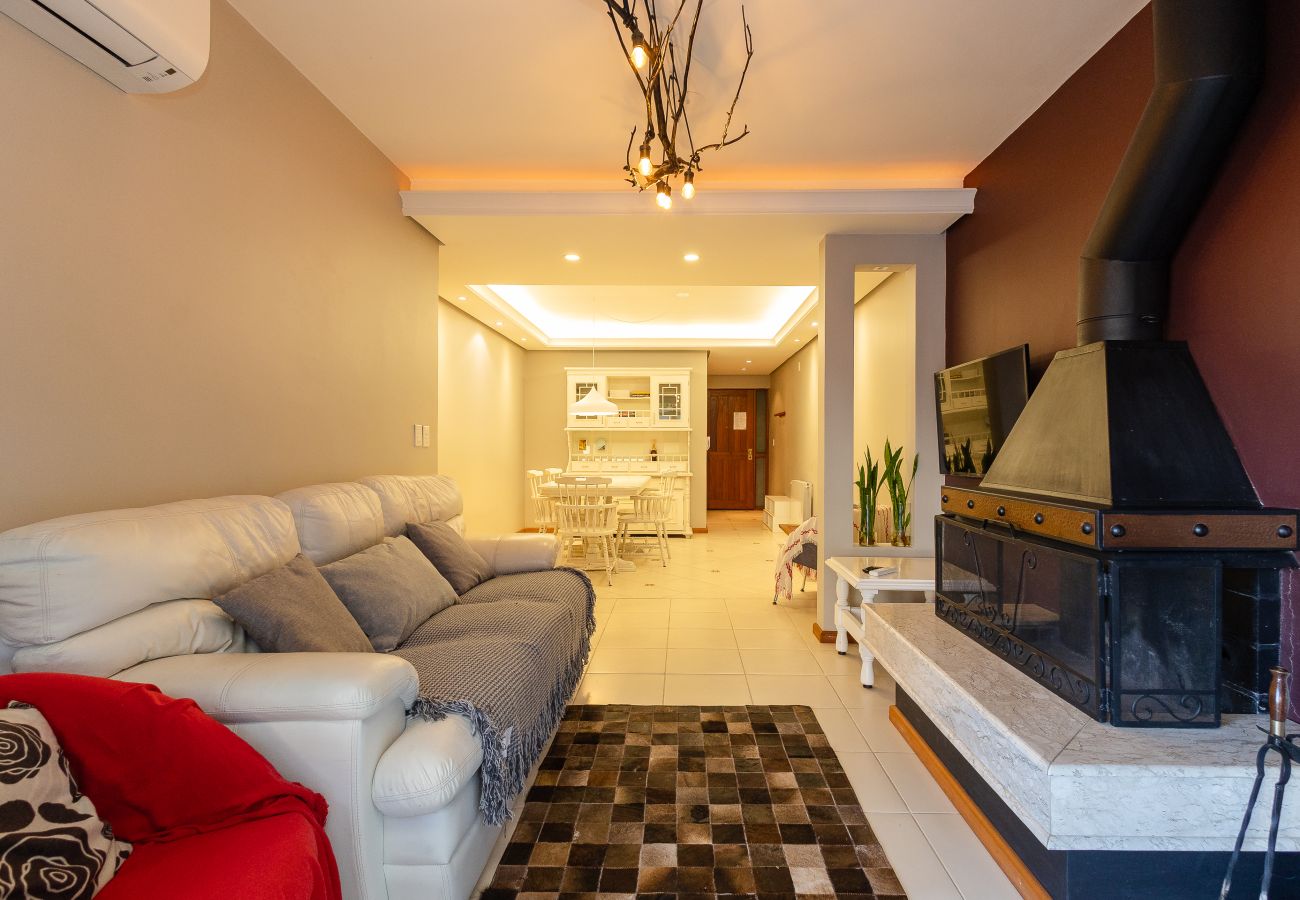 Apartamento em Gramado - Terraço gigante no coração de Gramado (4 dorm)!