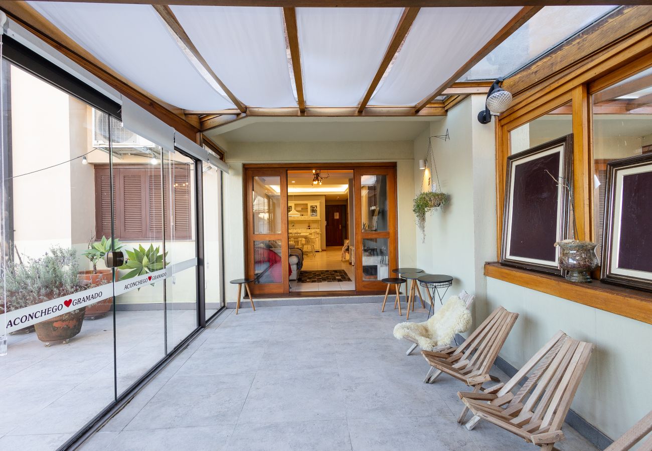 Apartamento em Gramado - Terraço gigante no coração de Gramado (4 dorm)!