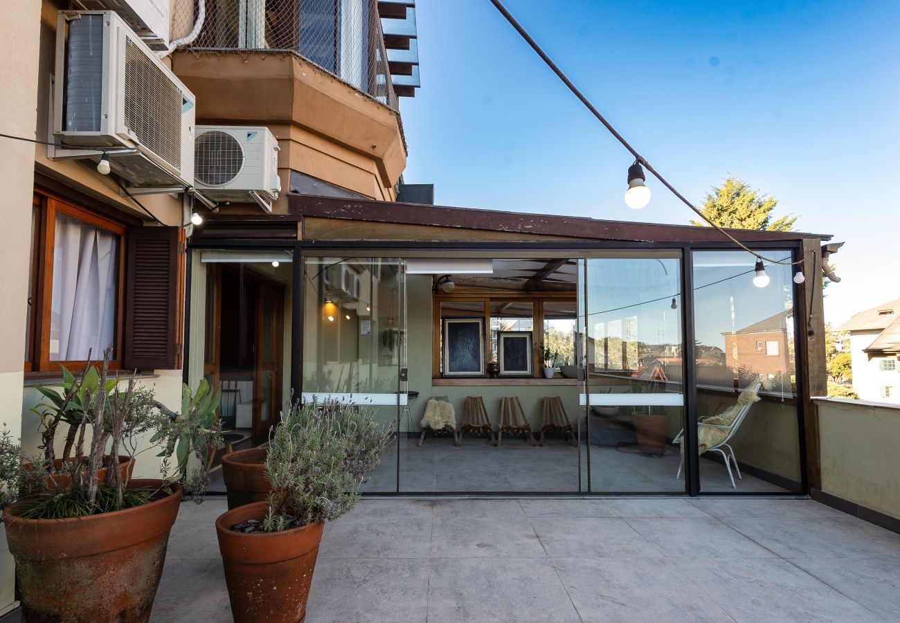 Apartamento em Gramado - Terraço gigante no coração de Gramado (4 dorm)!