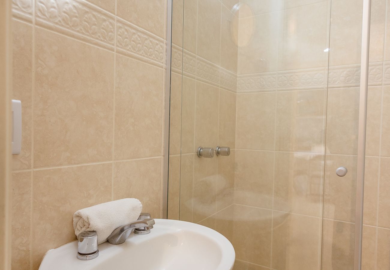 Apartamento em Gramado - Duplex 2D (2 banheiros) a 300m da Rua Coberta!