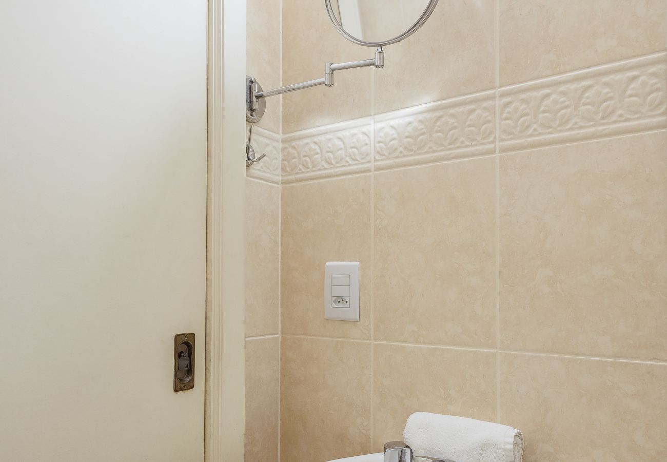 Apartamento em Gramado - Duplex 2D (2 banheiros) a 300m da Rua Coberta!