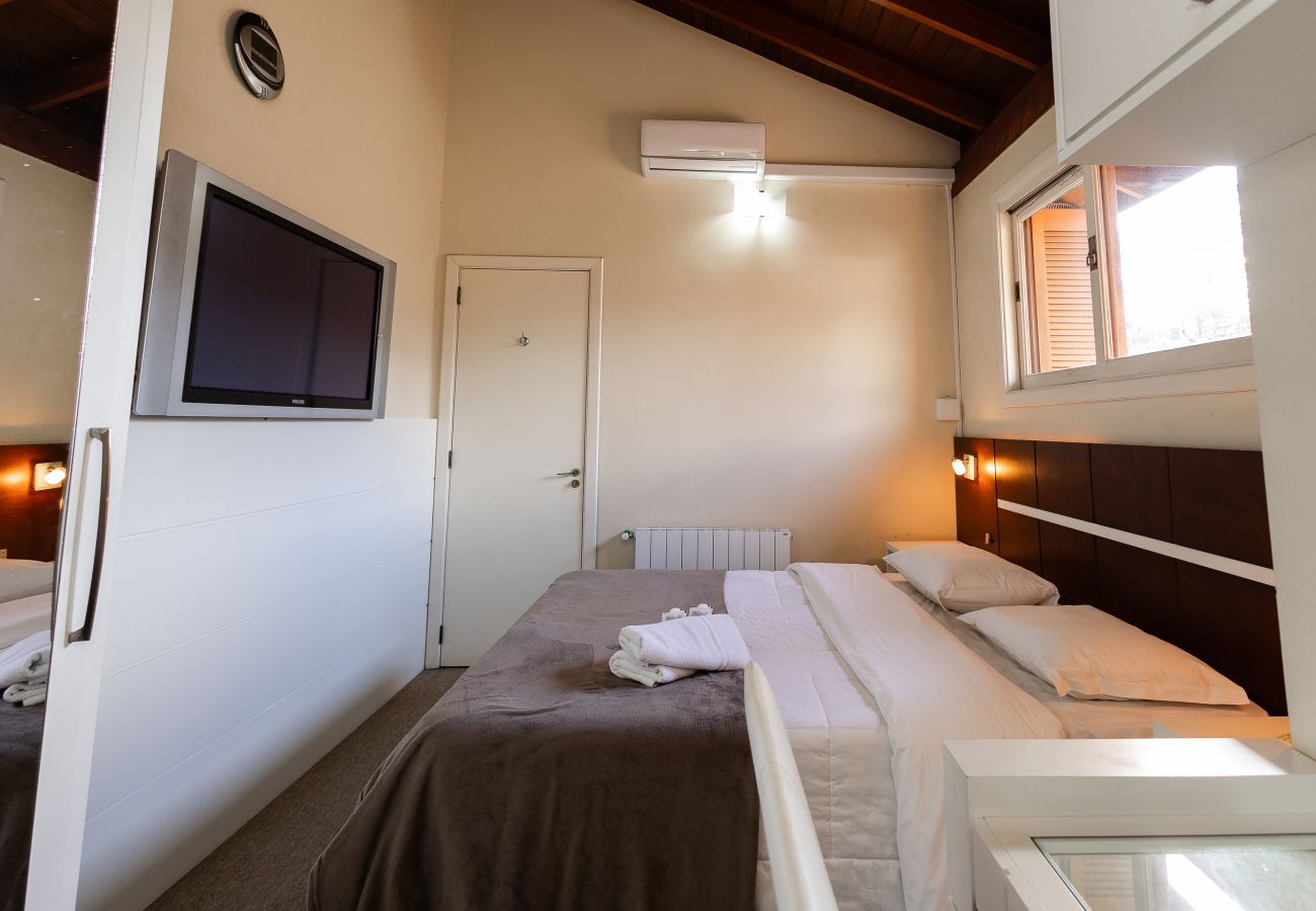 Apartamento em Gramado - Duplex 2D (2 banheiros) a 300m da Rua Coberta!