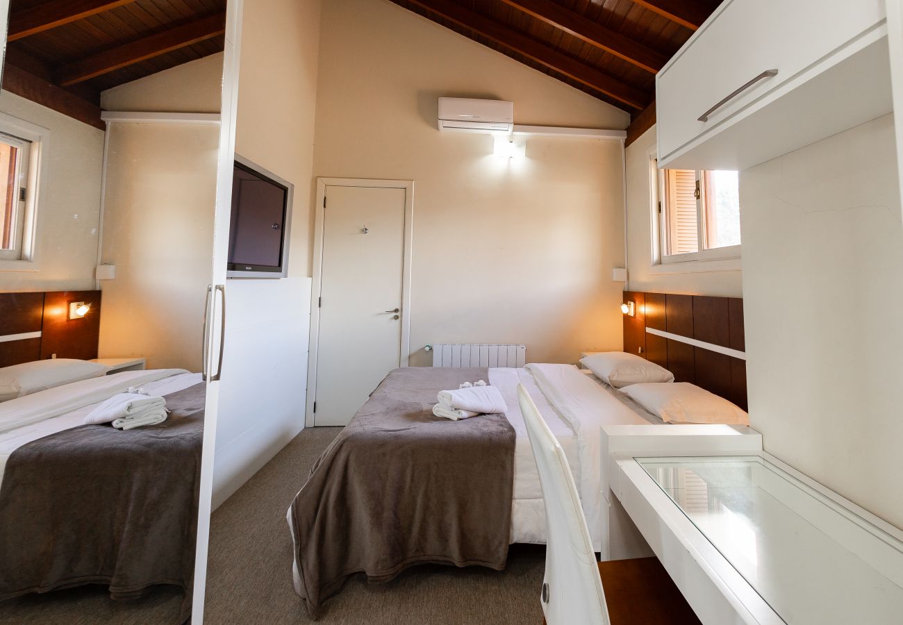 Apartamento em Gramado - Duplex 2D (2 banheiros) a 300m da Rua Coberta!