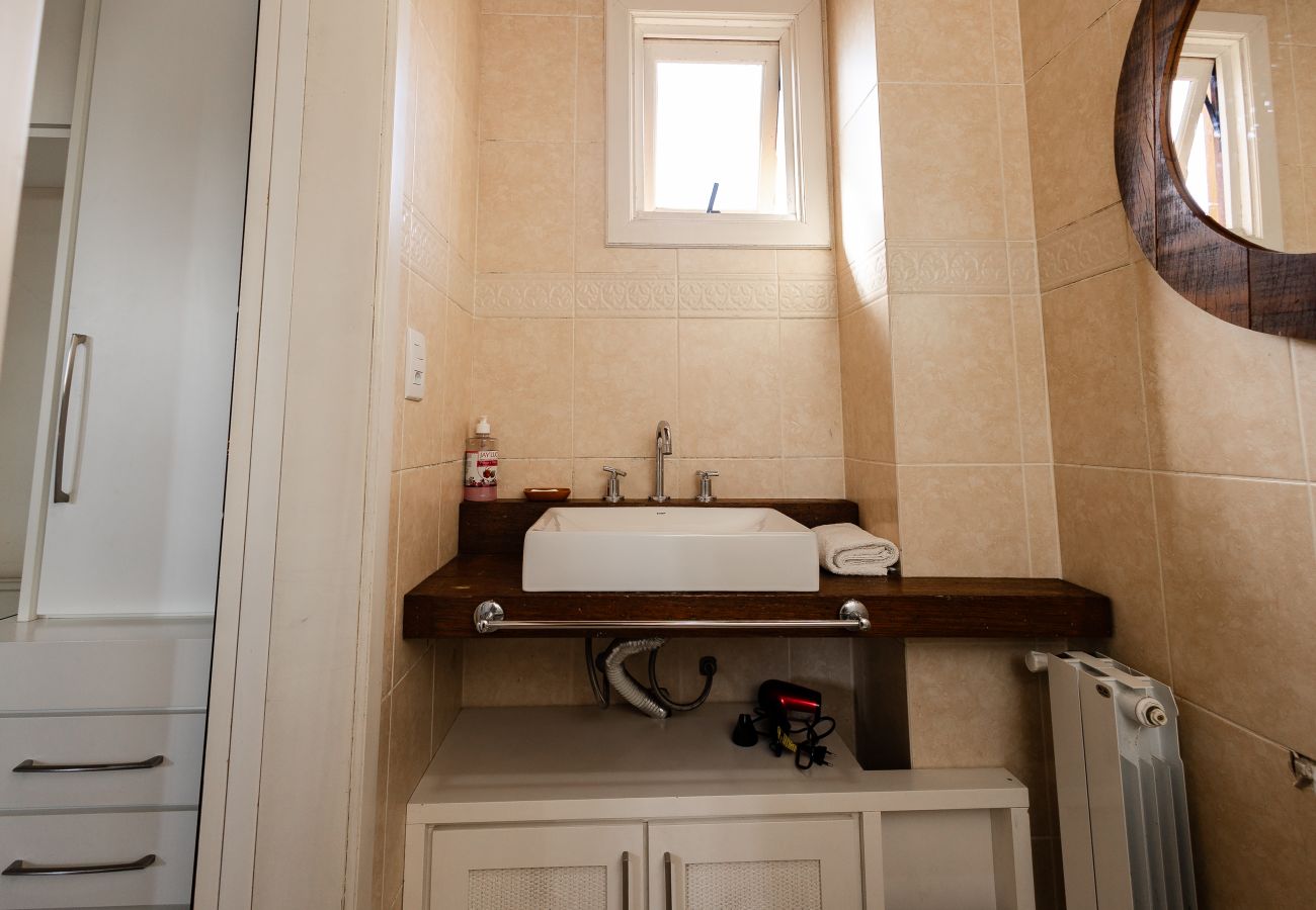 Apartamento em Gramado - Duplex 2D (2 banheiros) a 300m da Rua Coberta!