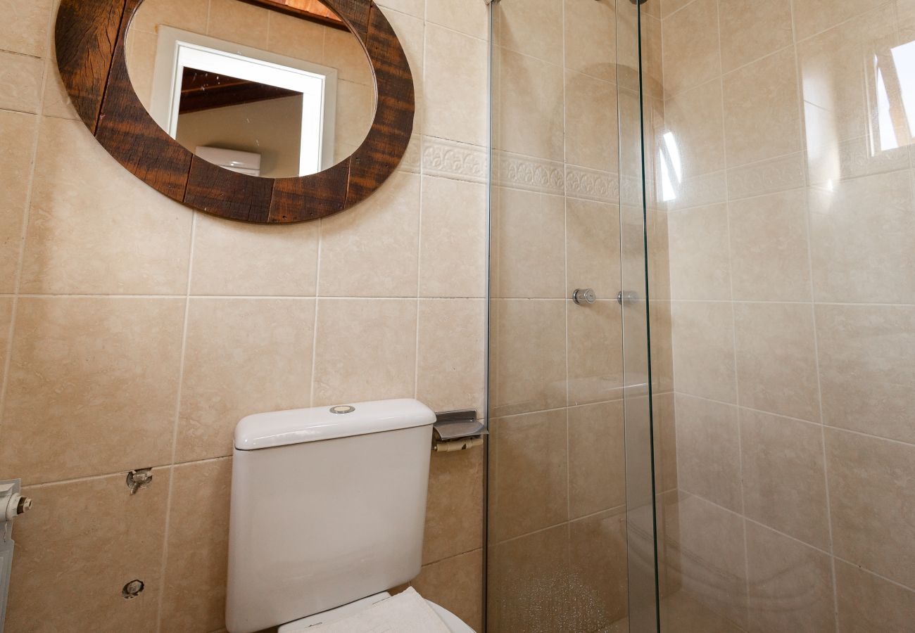 Apartamento em Gramado - Duplex 2D (2 banheiros) a 300m da Rua Coberta!