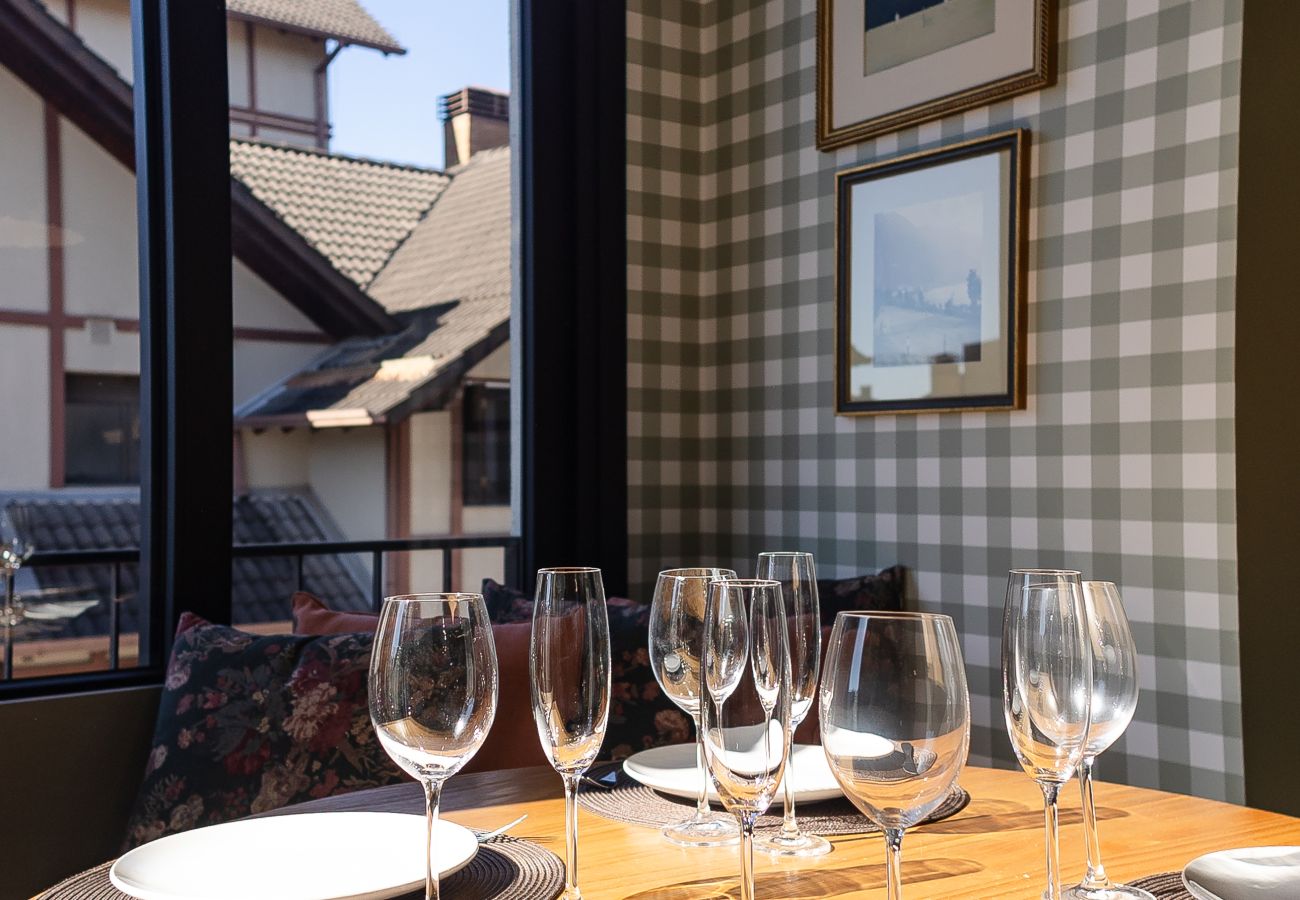 Apartamento em Gramado - Conforto e sofisticação no centro, a 400m da Rua Coberta