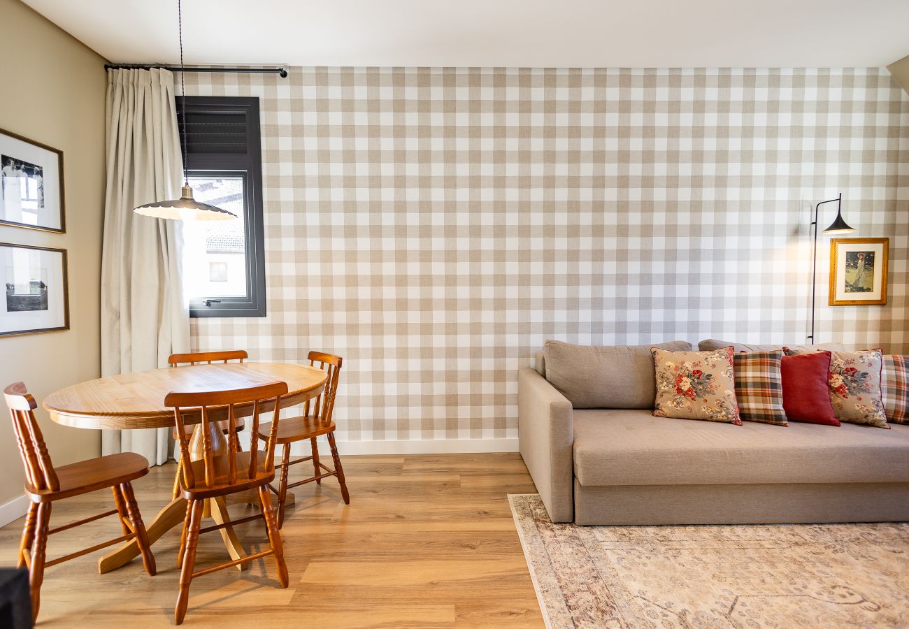 Apartamento em Gramado - Luxuoso apartamento no centro, a 400m da Rua Coberta