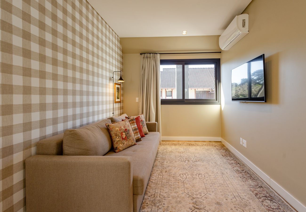 Apartamento em Gramado - Luxuoso apartamento no centro, a 400m da Rua Coberta