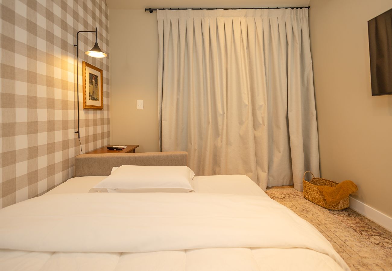 Apartamento em Gramado - Luxuoso apartamento no centro, a 400m da Rua Coberta