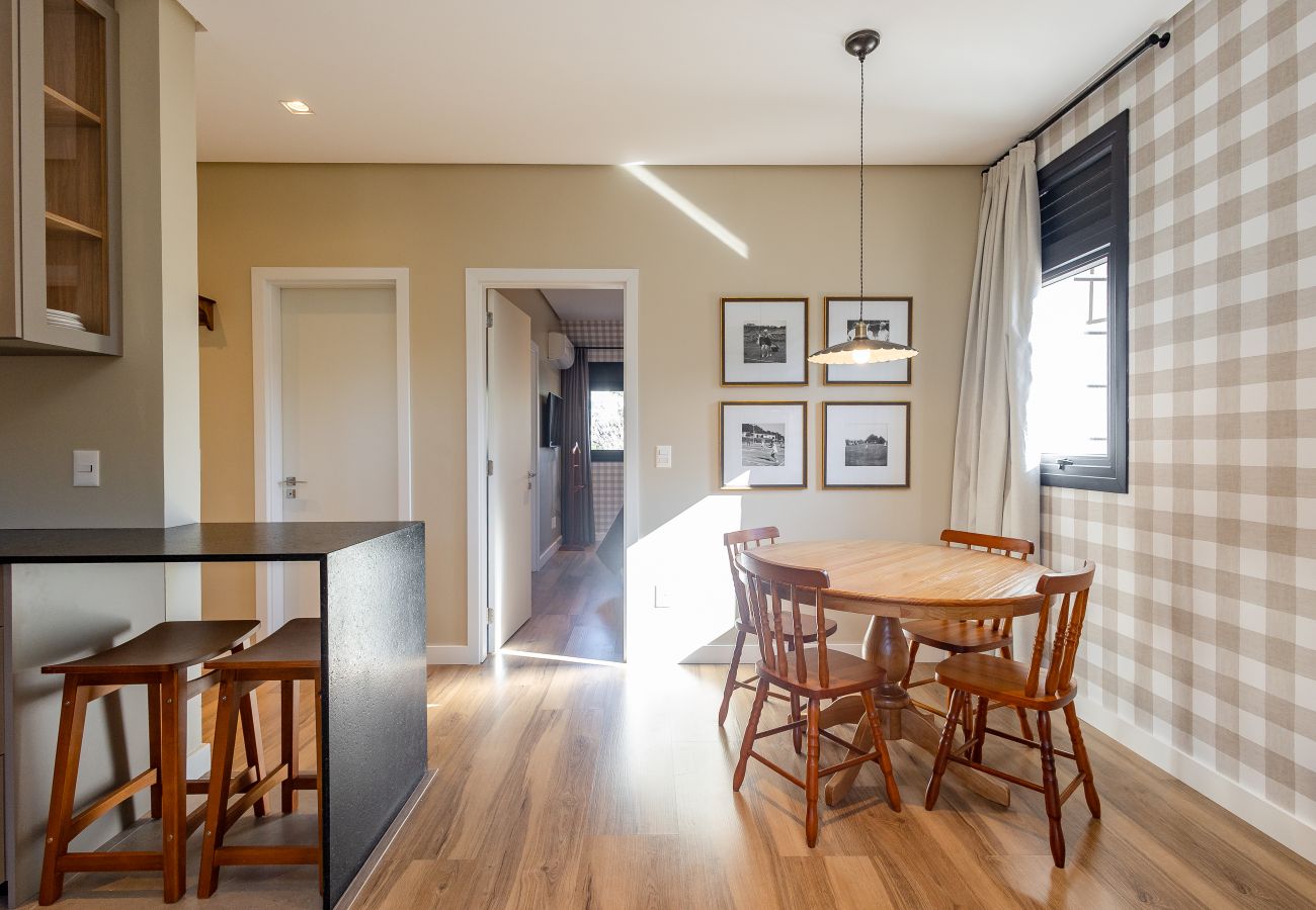 Apartamento em Gramado - Luxuoso apartamento no centro, a 400m da Rua Coberta