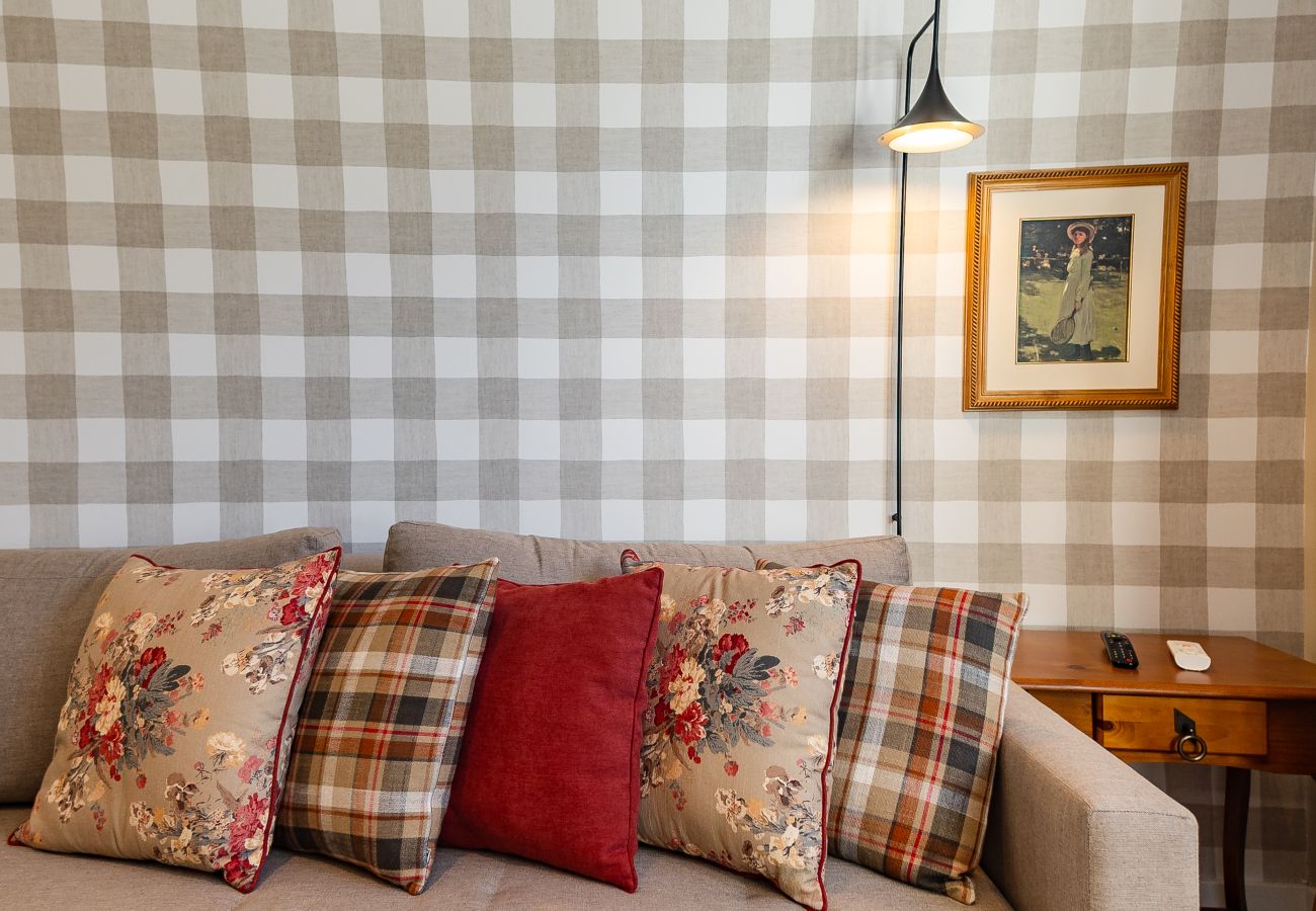 Apartamento em Gramado - Luxuoso apartamento no centro, a 400m da Rua Coberta