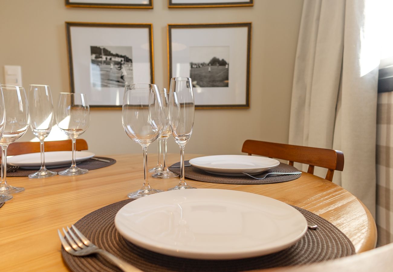 Apartamento em Gramado - Luxuoso apartamento no centro, a 400m da Rua Coberta