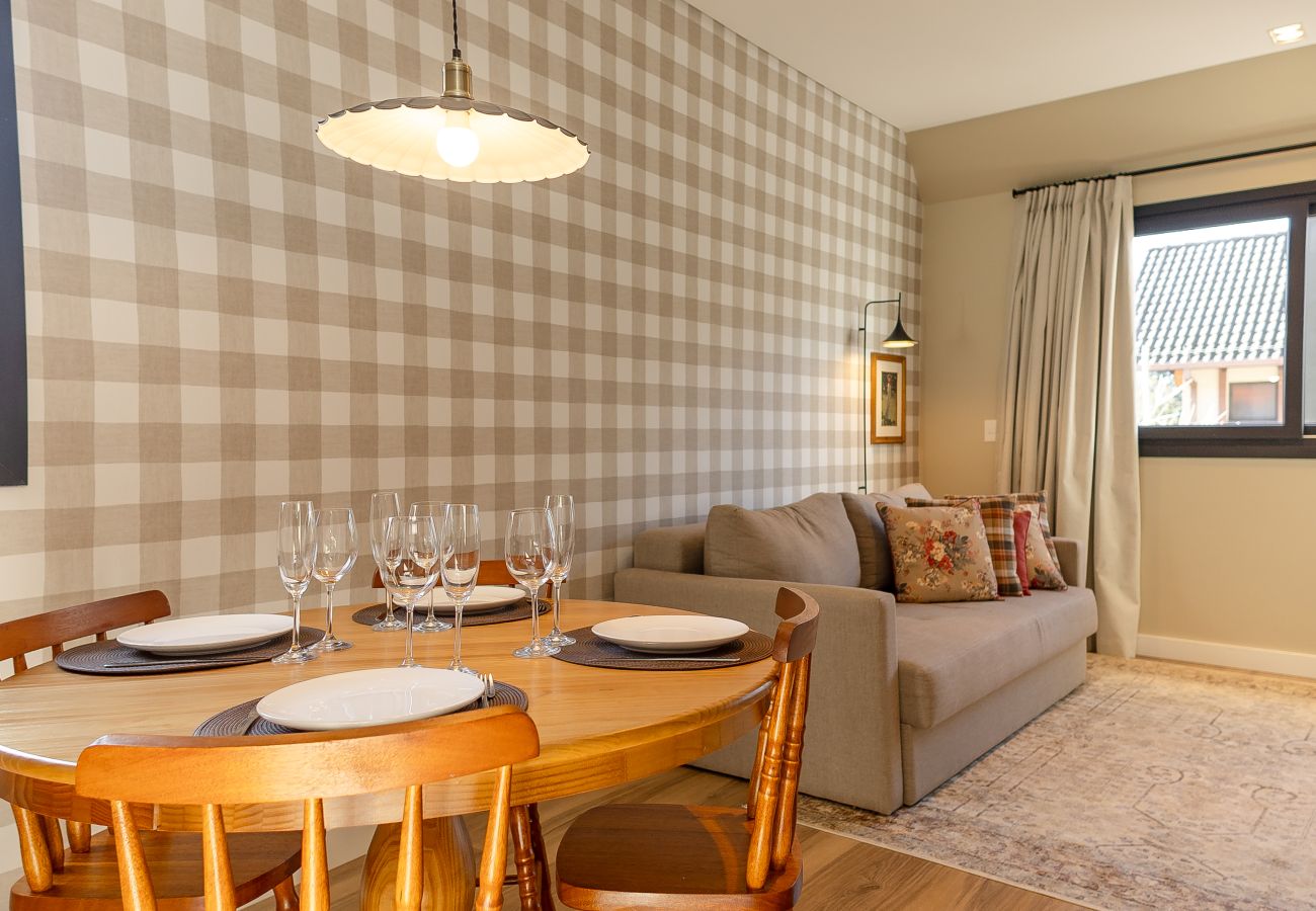 Apartamento em Gramado - Luxuoso apartamento no centro, a 400m da Rua Coberta