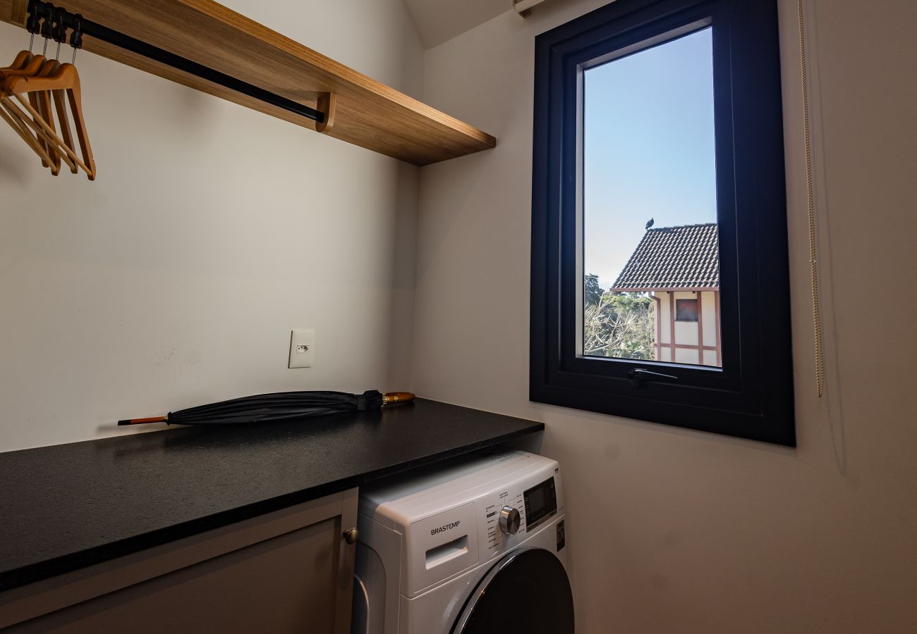 Apartamento em Gramado - Luxuoso apartamento no centro, a 400m da Rua Coberta