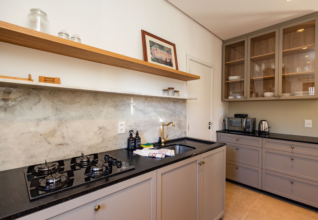 Apartamento em Gramado - Luxuoso apartamento no centro, a 400m da Rua Coberta