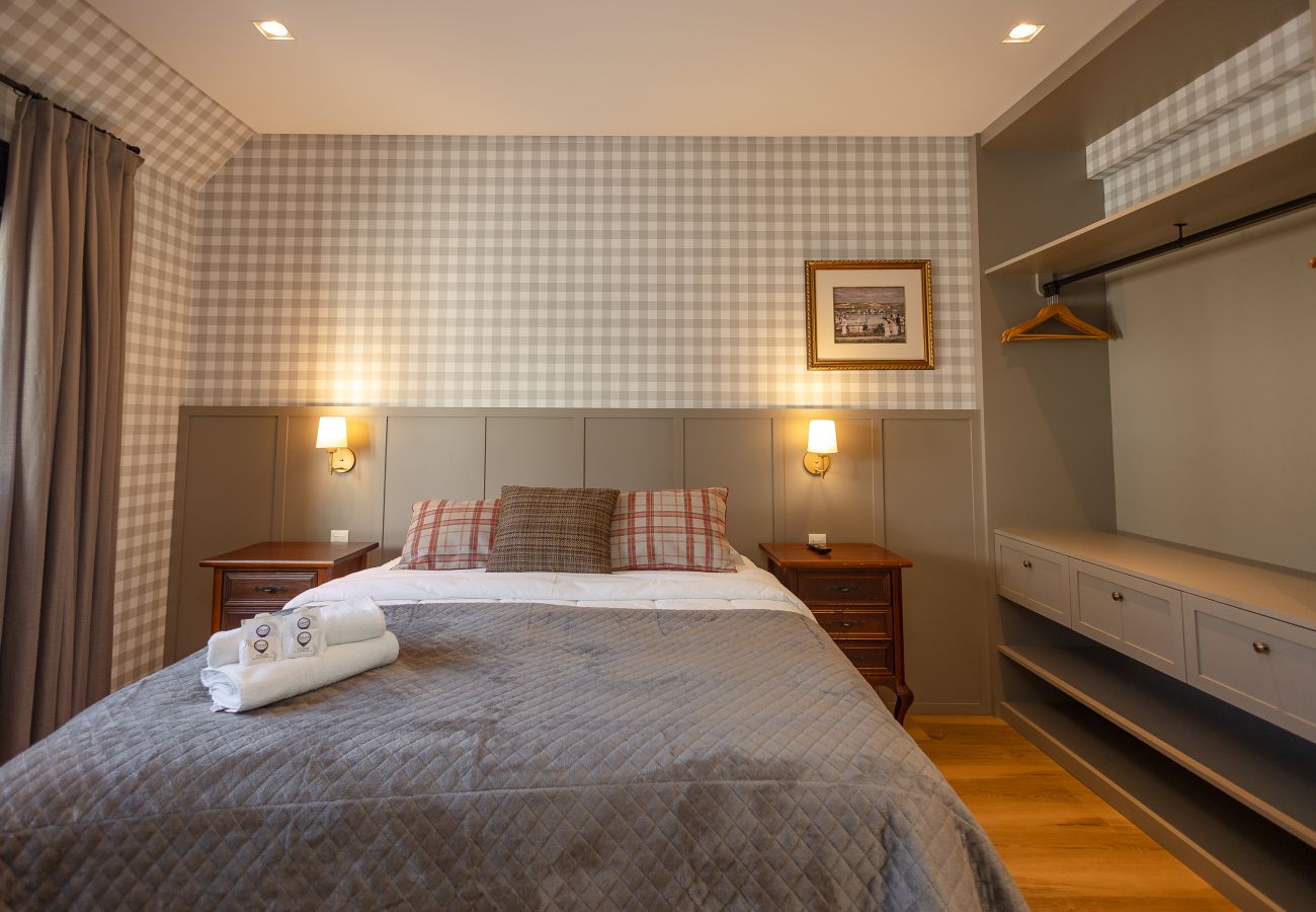 Apartamento em Gramado - Luxuoso apartamento no centro, a 400m da Rua Coberta