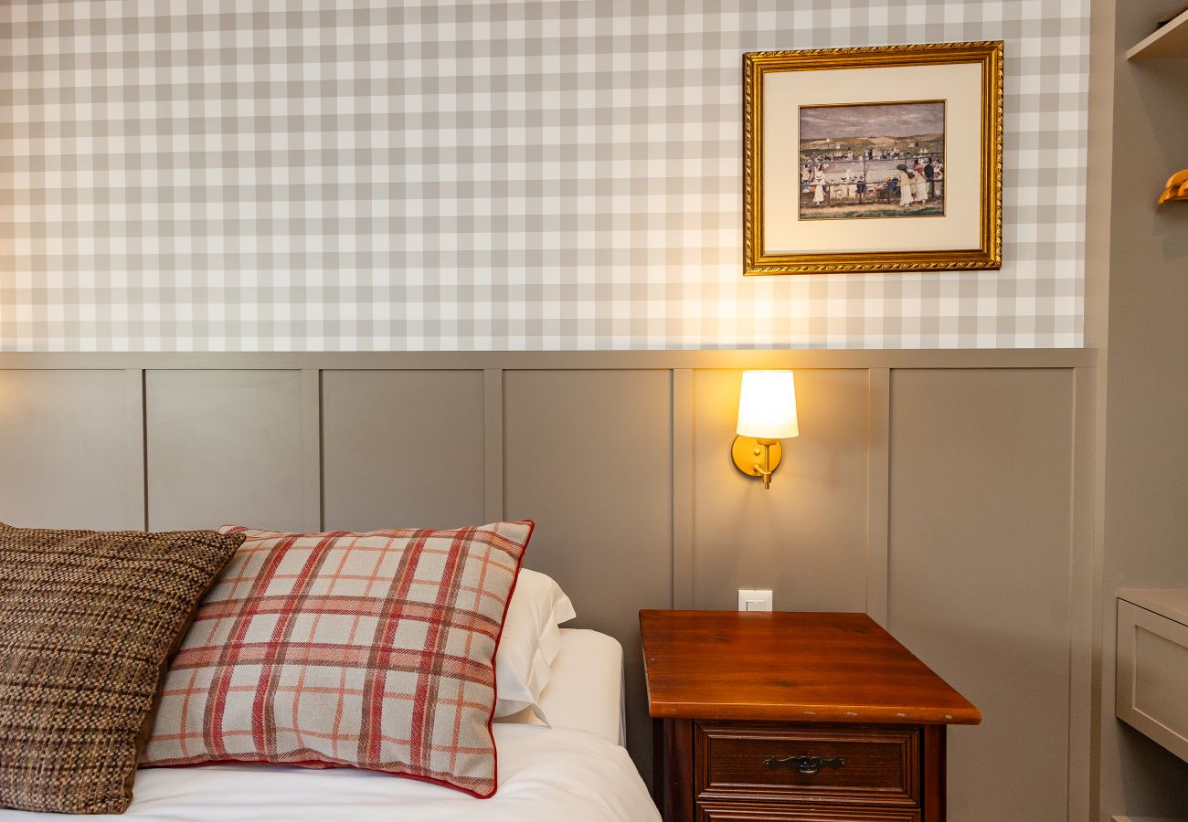 Apartamento em Gramado - Luxuoso apartamento no centro, a 400m da Rua Coberta