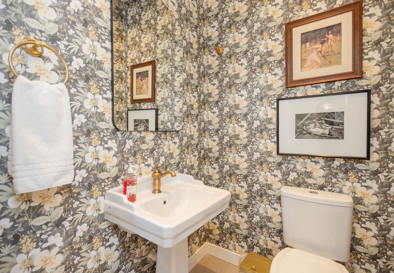 Apartamento em Gramado - Luxuoso apartamento no centro, a 400m da Rua Coberta