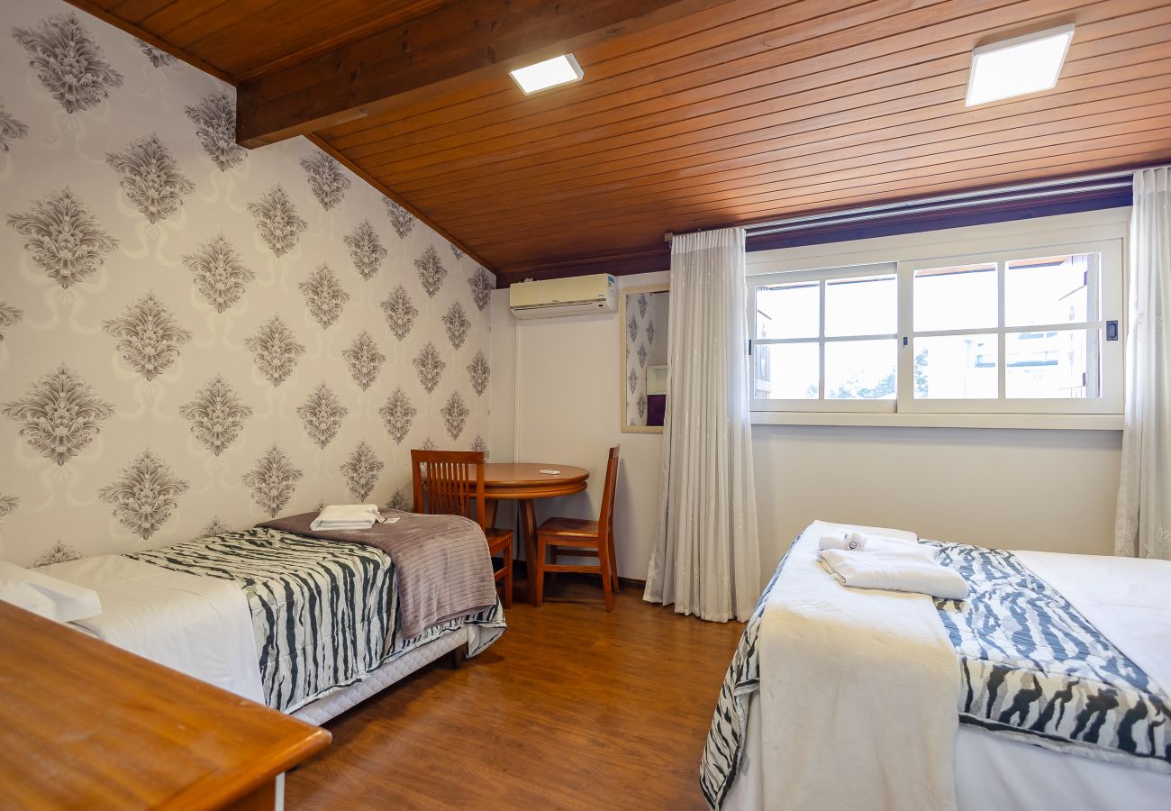 Apartamento em Gramado - Duplex 3 dormitórios a 450m da Rua Coberta!