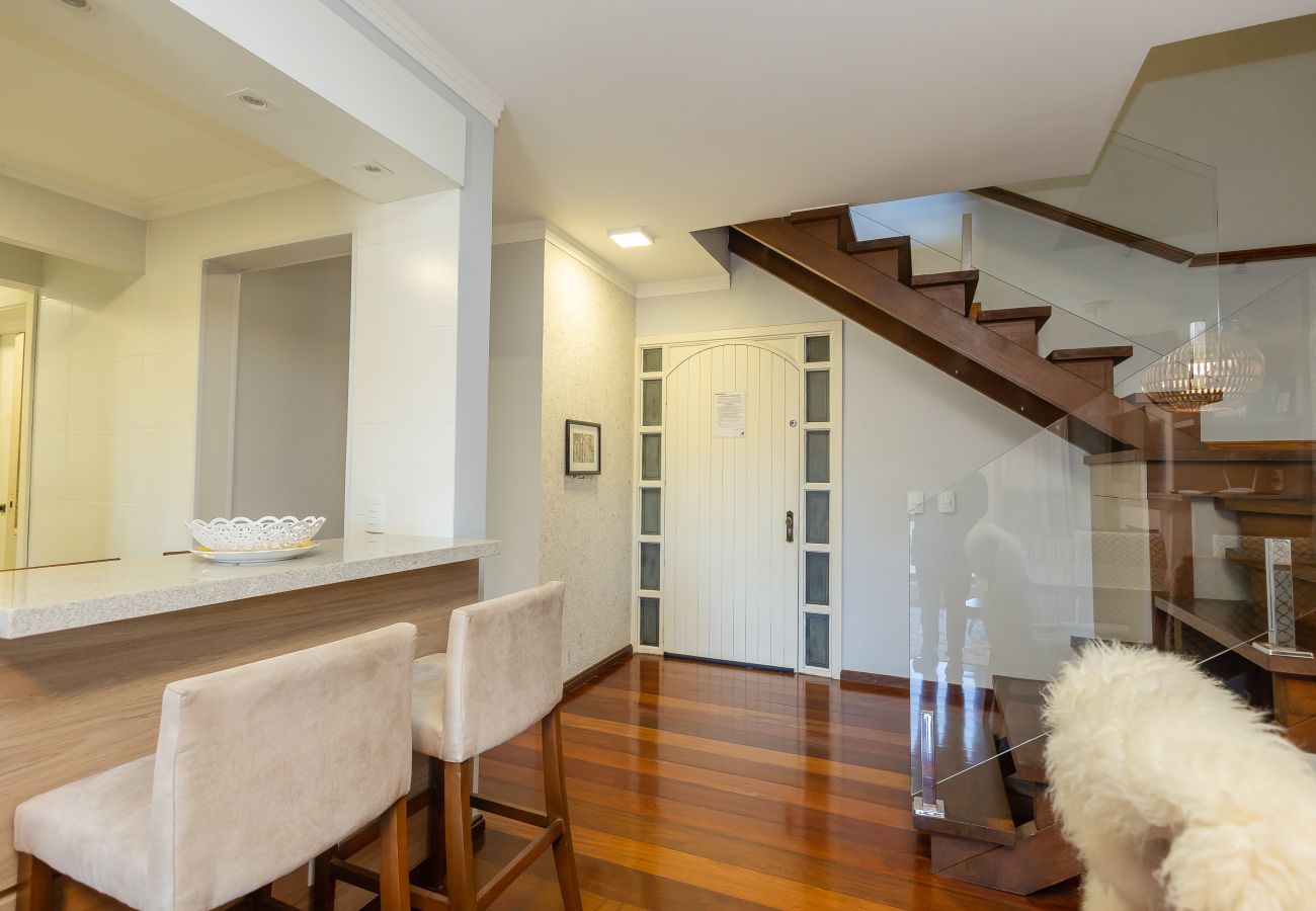 Apartamento em Gramado - Duplex 3 dormitórios a 450m da Rua Coberta!