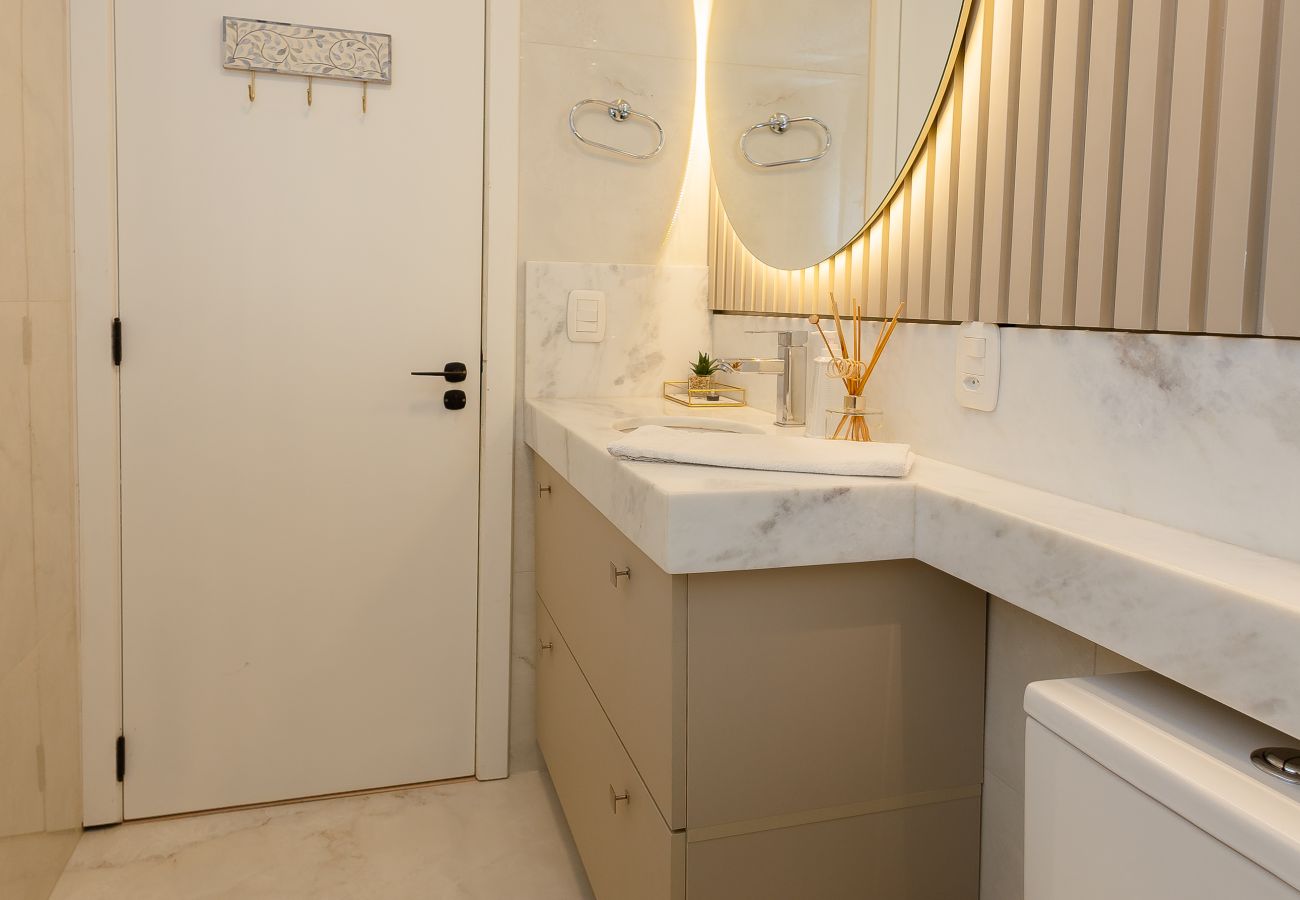 Apartamento em Gramado - NOVO! Duplex 4D (3 suites) a 600m da Rua Coberta