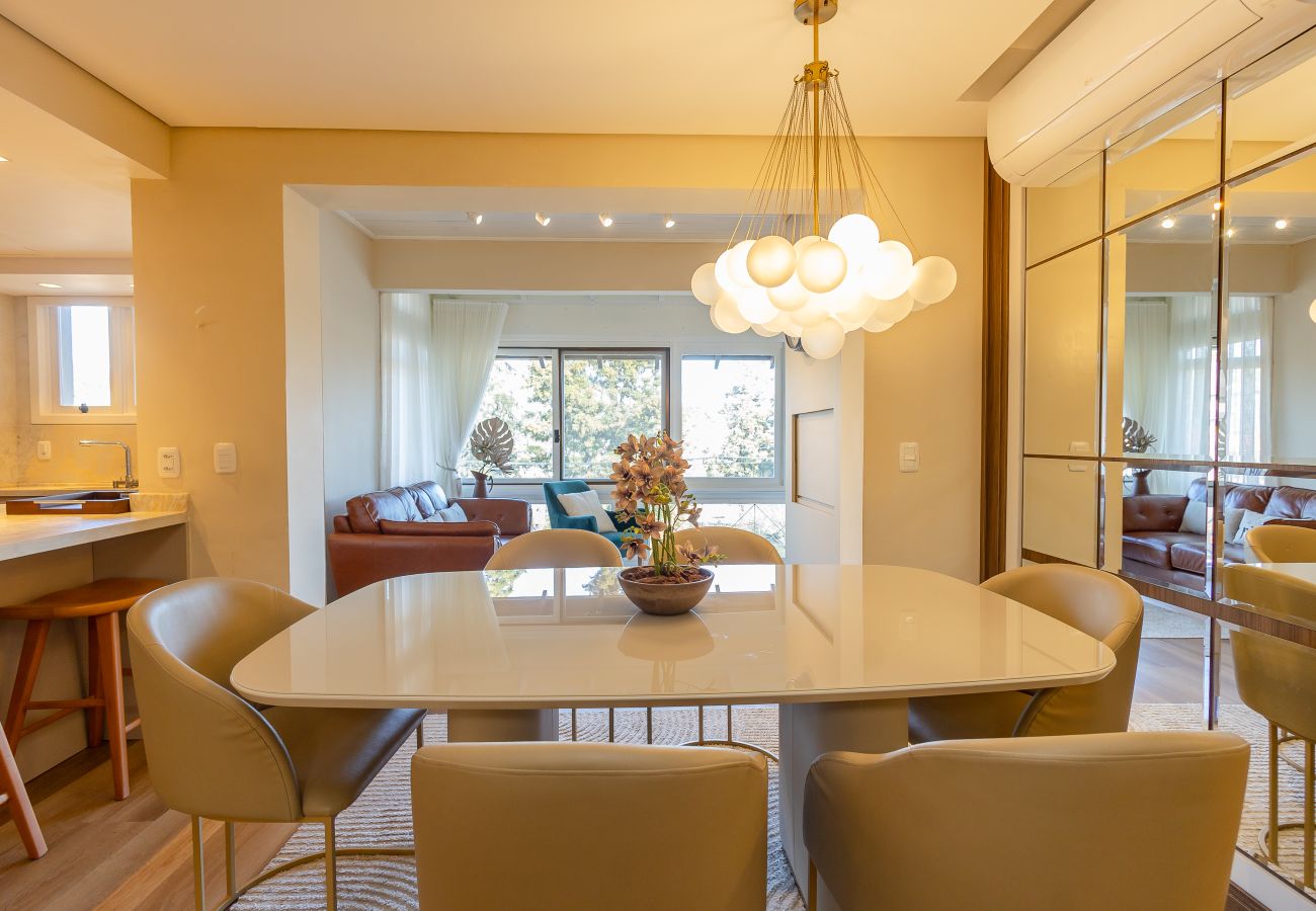Apartamento em Gramado - NOVO! Duplex 4D (3 suites) a 600m da Rua Coberta