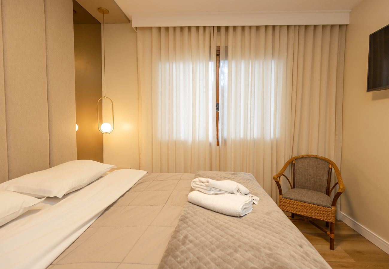 Apartamento em Gramado - NOVO! Duplex 4D (3 suites) a 600m da Rua Coberta
