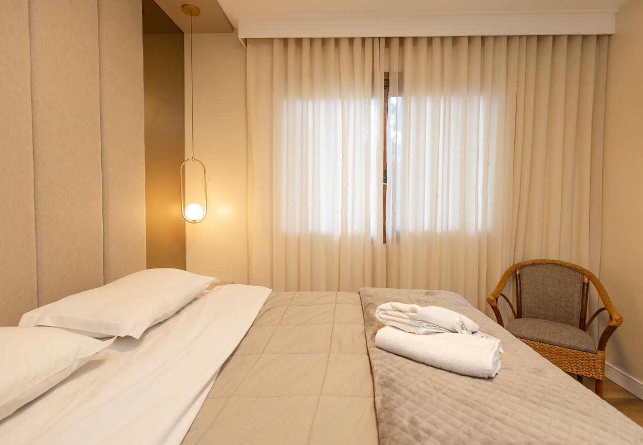 Apartamento em Gramado - NOVO! Duplex 4D (3 suites) a 600m da Rua Coberta