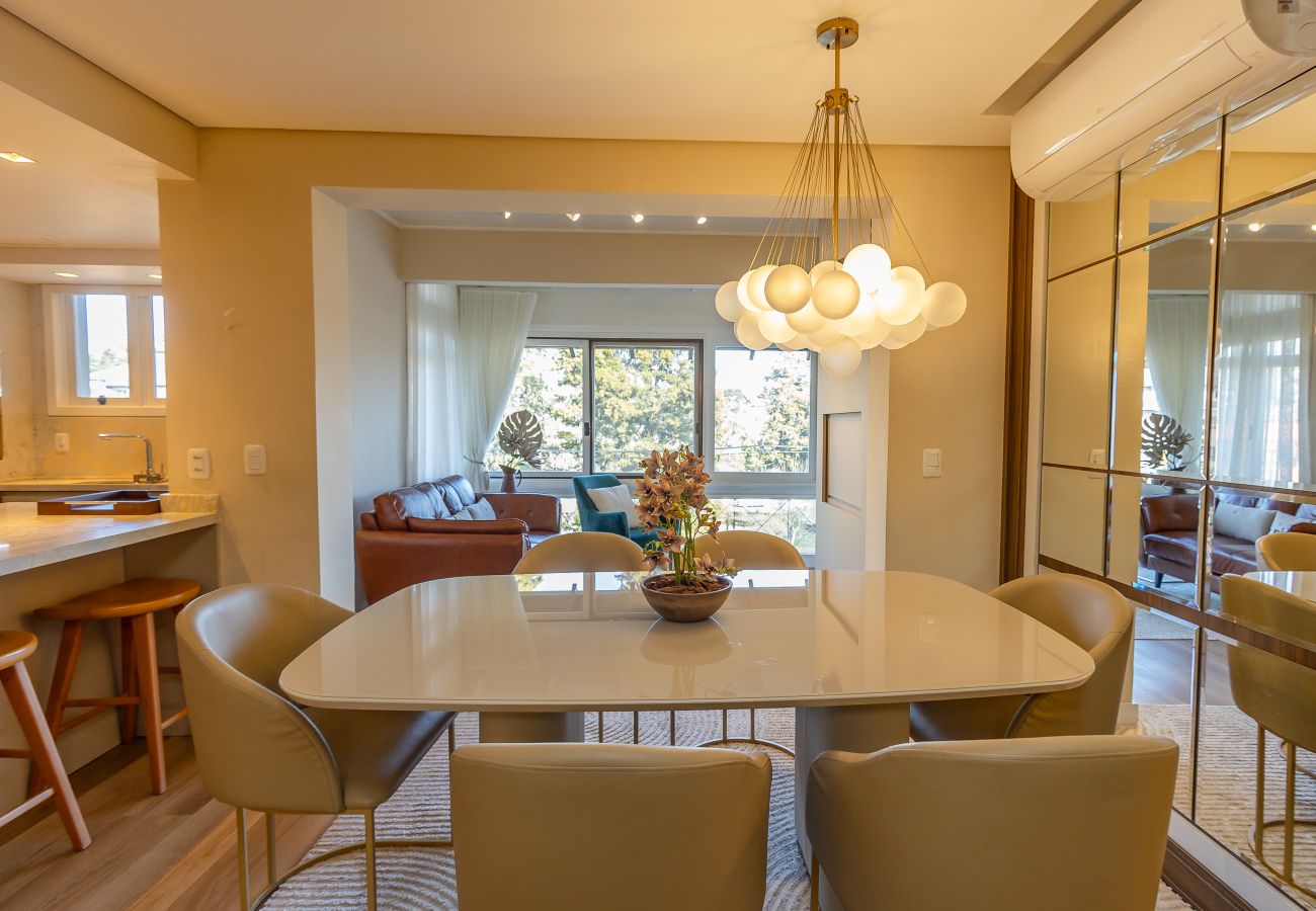 Apartamento em Gramado - NOVO! Duplex 4D (3 suites) a 600m da Rua Coberta