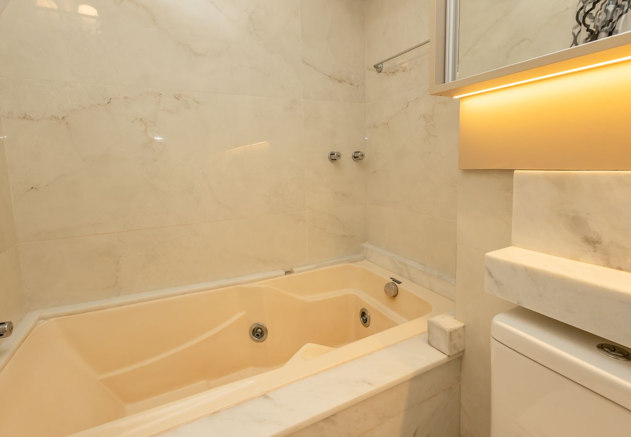 Apartamento em Gramado - NOVO! Duplex 4D (3 suites) a 600m da Rua Coberta