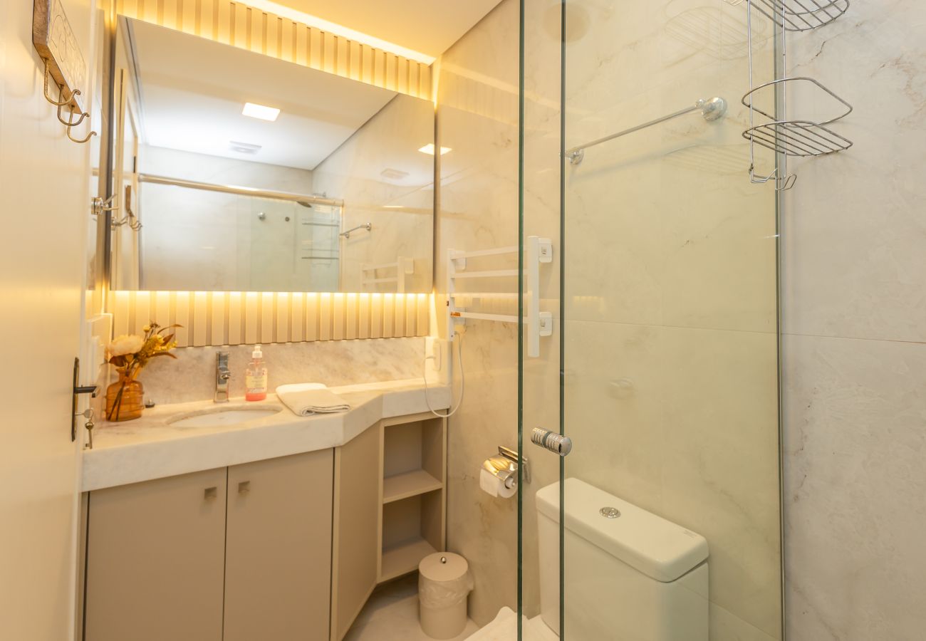 Apartamento em Gramado - NOVO! Duplex 4D (3 suites) a 600m da Rua Coberta