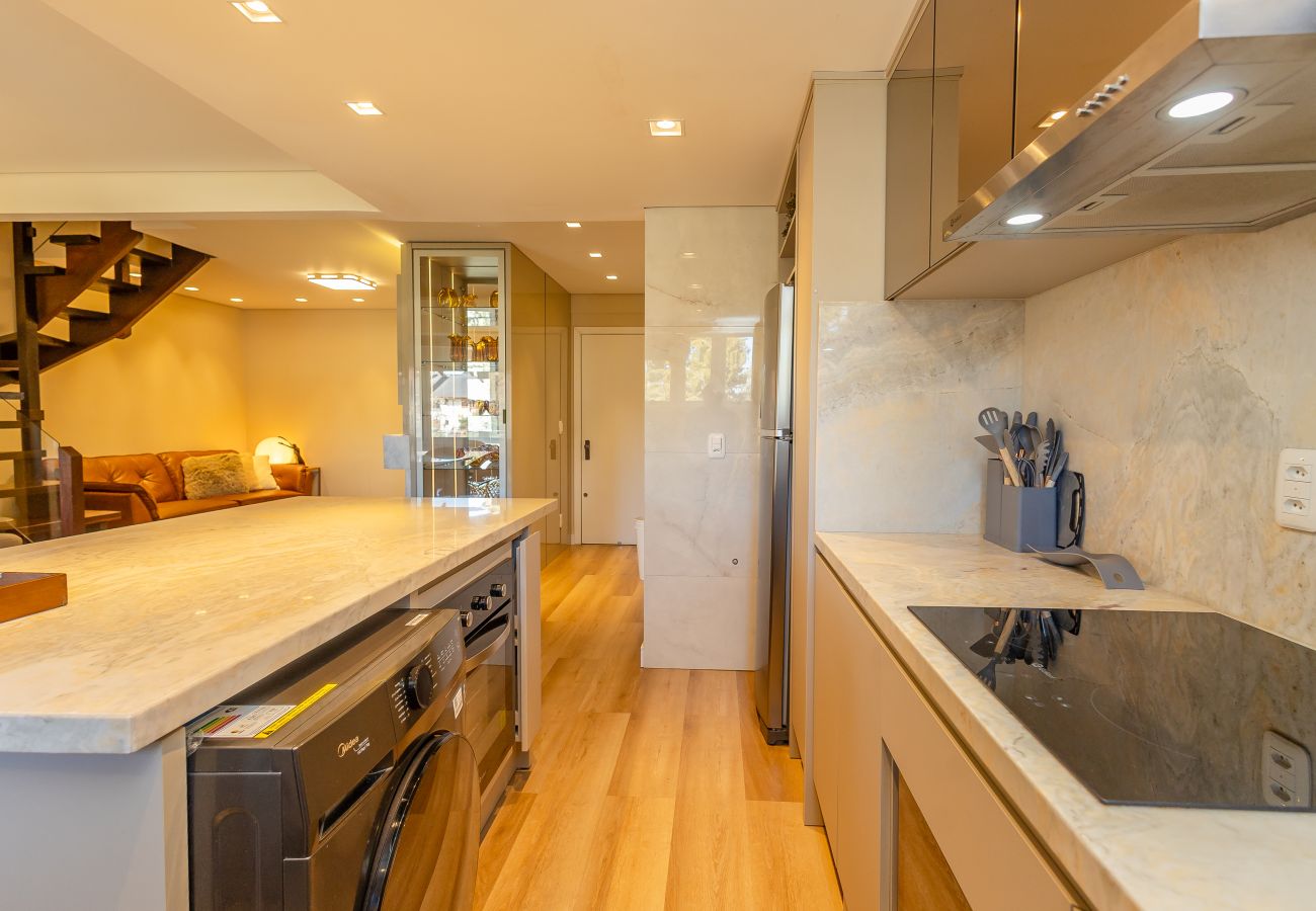 Apartamento em Gramado - NOVO! Duplex 4D (3 suites) a 600m da Rua Coberta