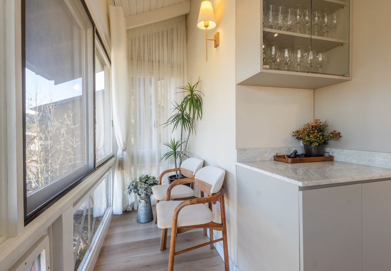 Apartamento em Gramado - NOVO! Duplex 4D (3 suites) a 600m da Rua Coberta