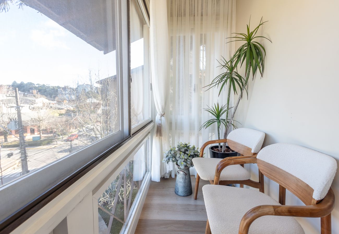 Apartamento em Gramado - NOVO! Duplex 4D (3 suites) a 600m da Rua Coberta