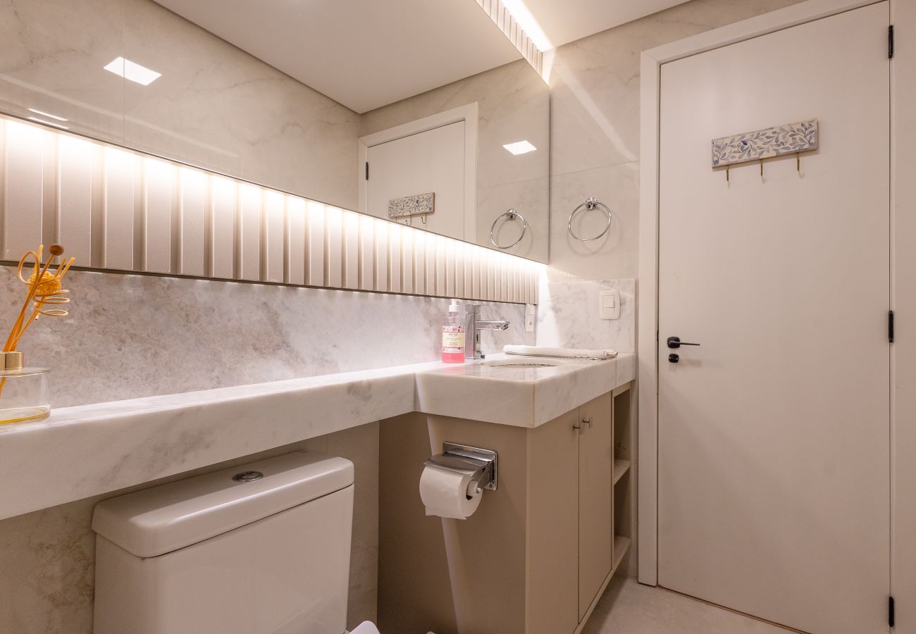 Apartamento em Gramado - NOVO! Duplex 4D (3 suites) a 600m da Rua Coberta