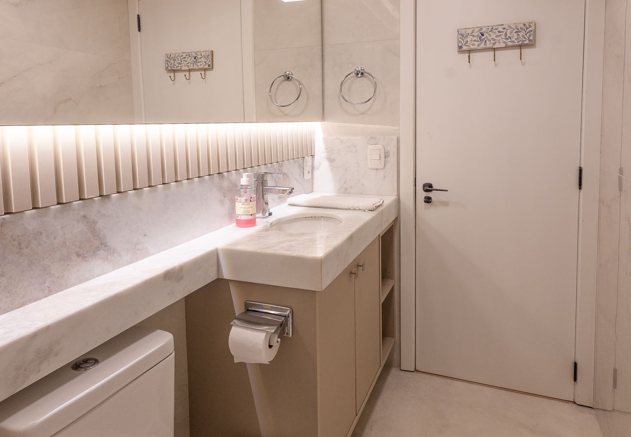 Apartamento em Gramado - NOVO! Duplex 4D (3 suites) a 600m da Rua Coberta