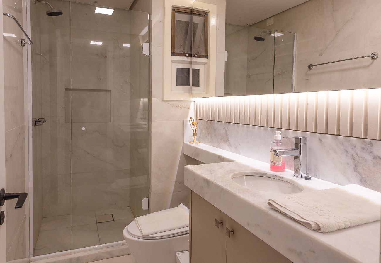 Apartamento em Gramado - NOVO! Duplex 4D (3 suites) a 600m da Rua Coberta