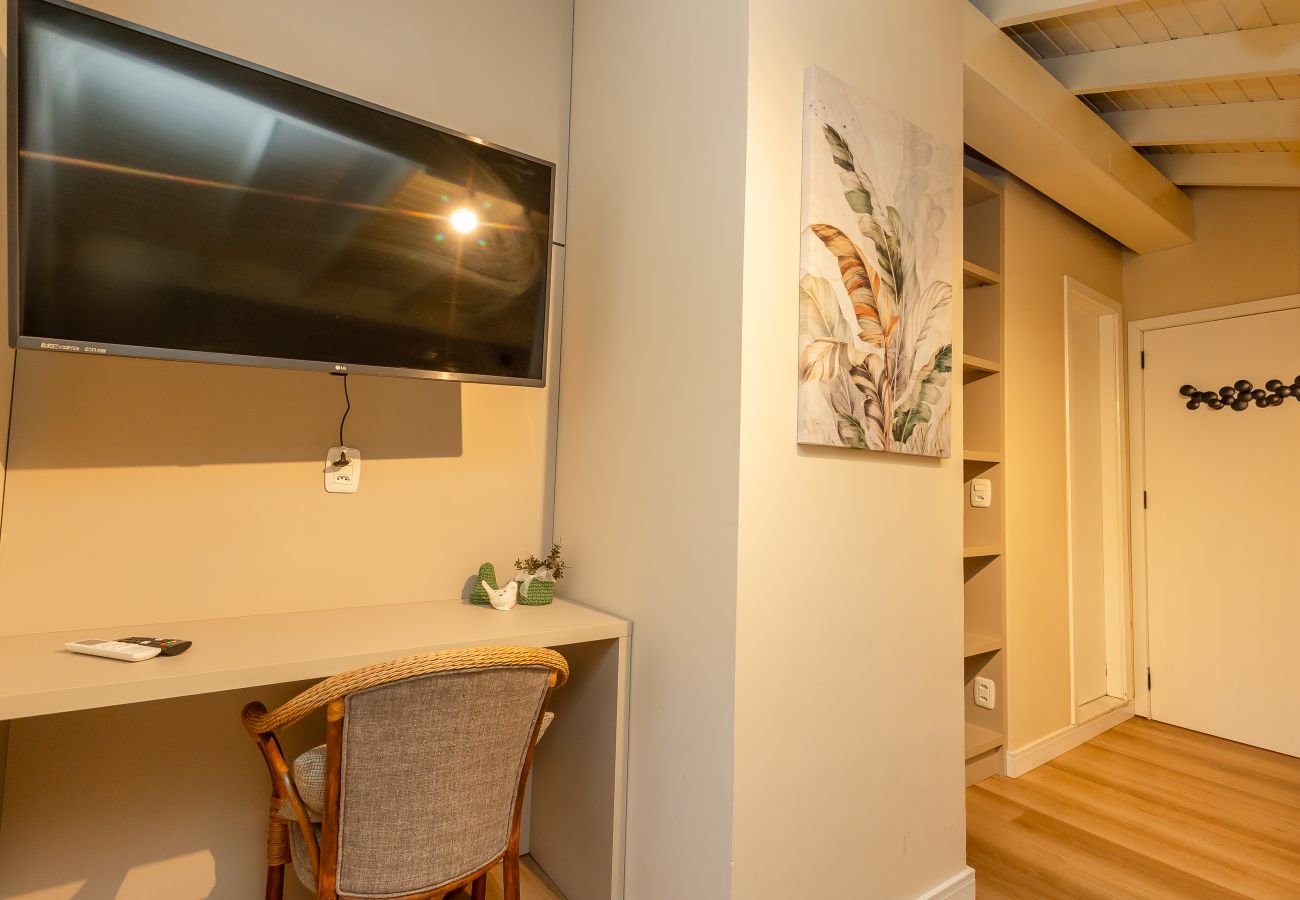 Apartamento em Gramado - NOVO! Duplex 4D (3 suites) a 600m da Rua Coberta
