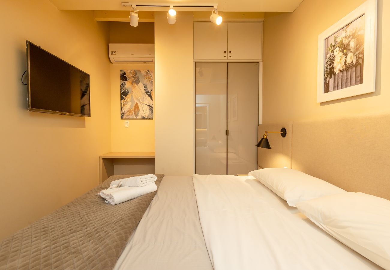 Apartamento em Gramado - NOVO! Duplex 4D (3 suites) a 600m da Rua Coberta