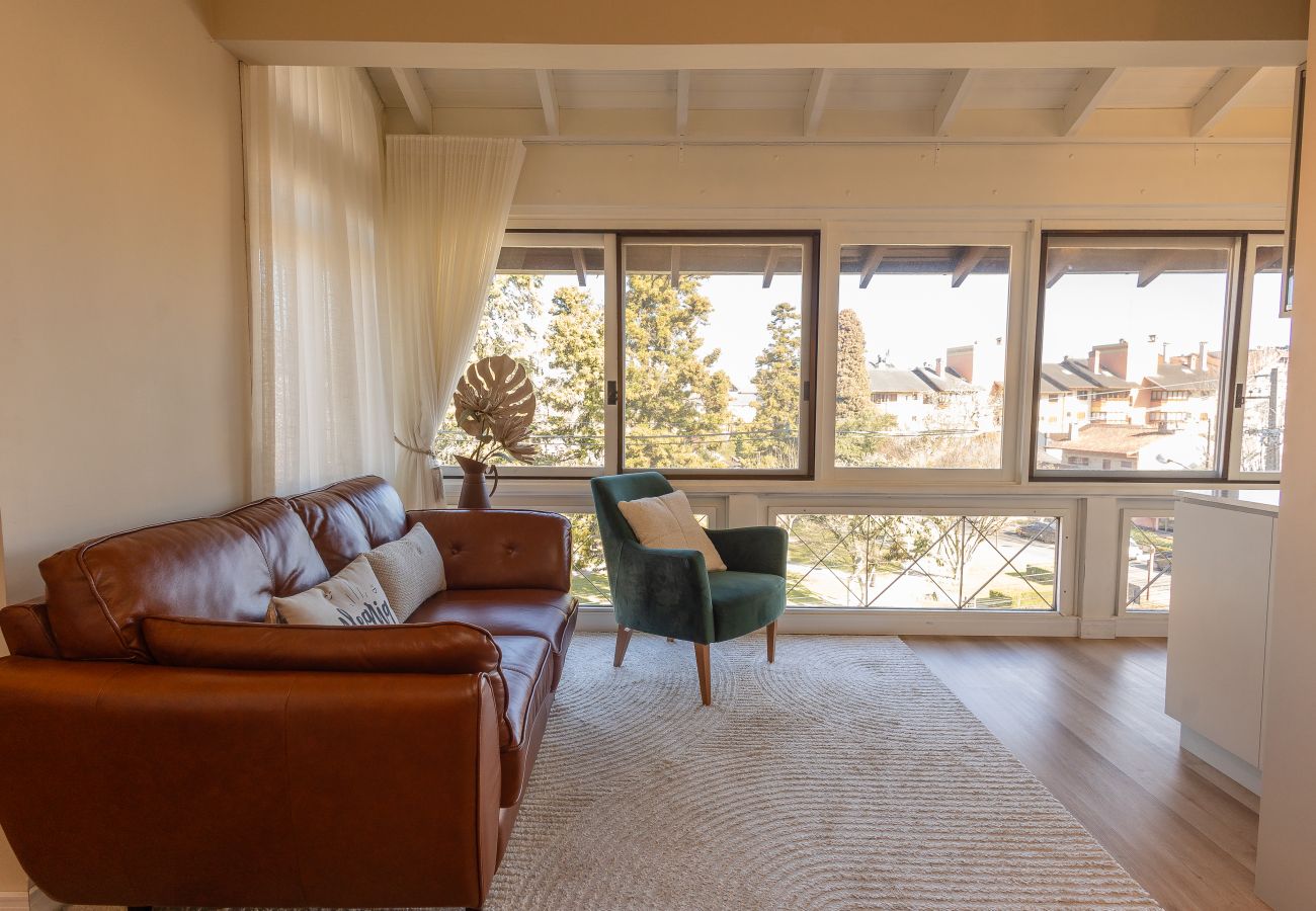Apartamento em Gramado - NOVO! Duplex 4D (3 suites) a 600m da Rua Coberta