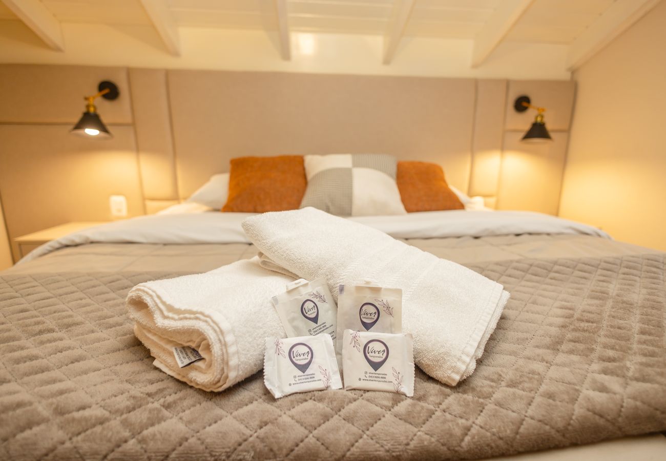 Apartamento em Gramado - NOVO! Duplex 4D (3 suites) a 600m da Rua Coberta