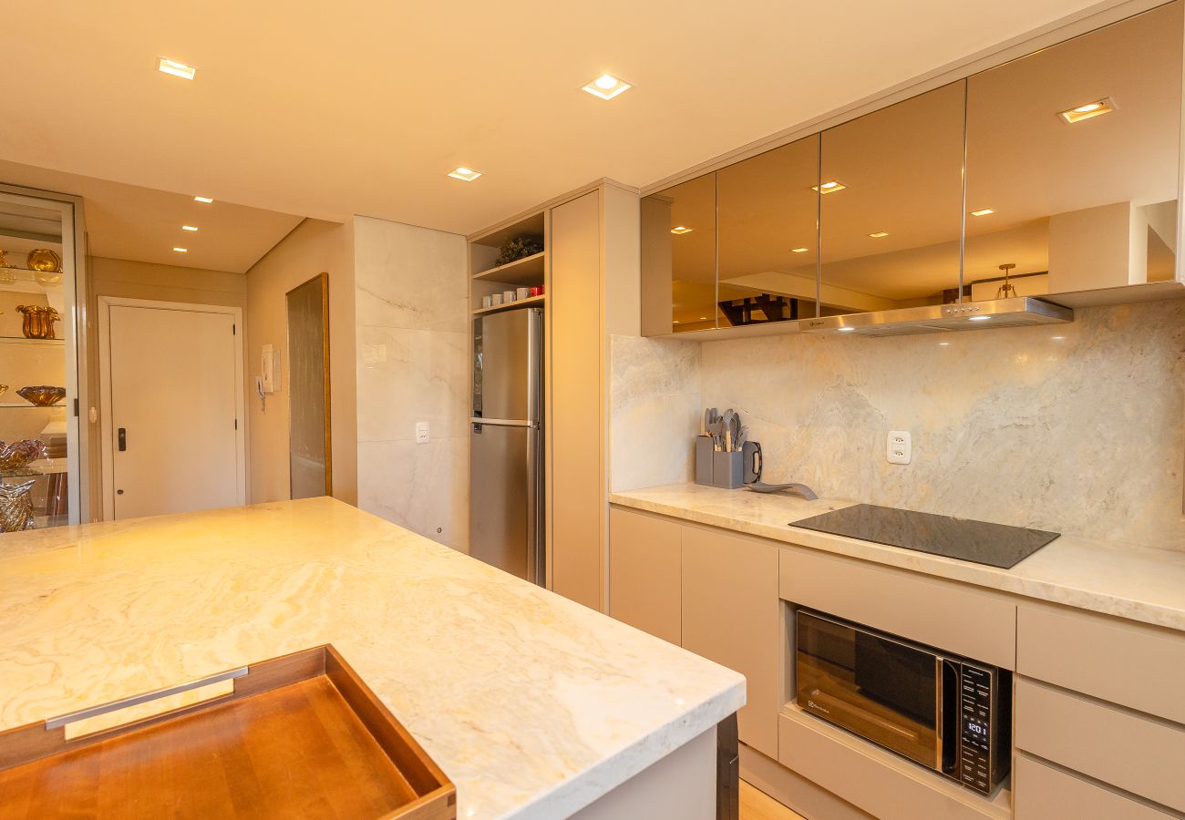 Apartamento em Gramado - NOVO! Duplex 4D (3 suites) a 600m da Rua Coberta