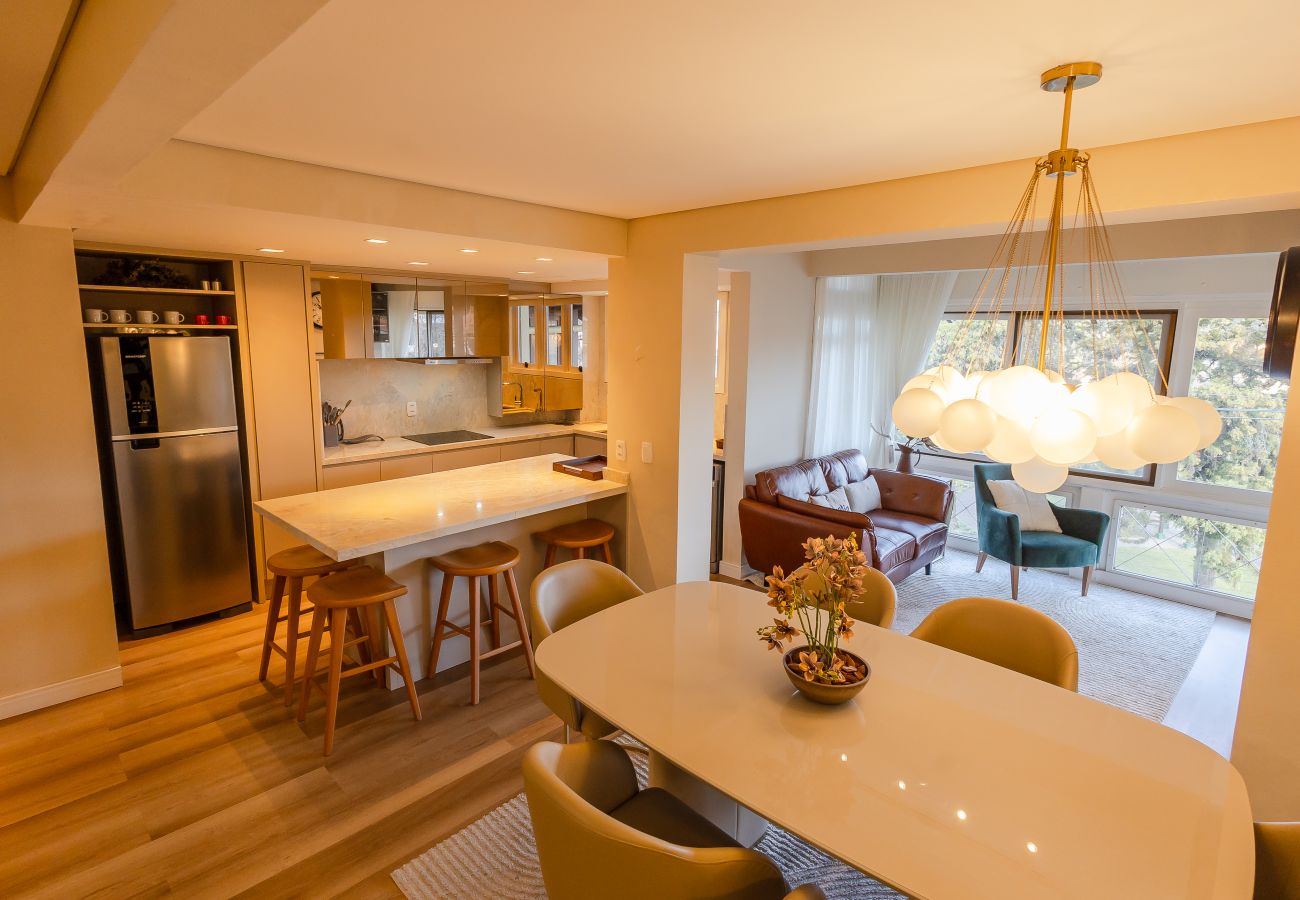Apartamento em Gramado - NOVO! Duplex 4D (3 suites) a 600m da Rua Coberta